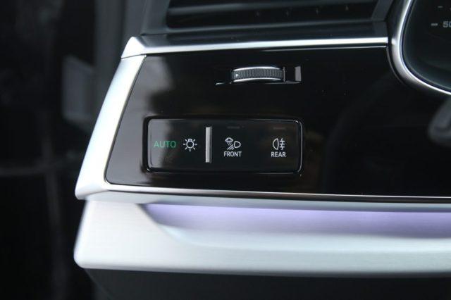 AUDI Q8 50 TDI 286 CV quattro S-line Black Edition