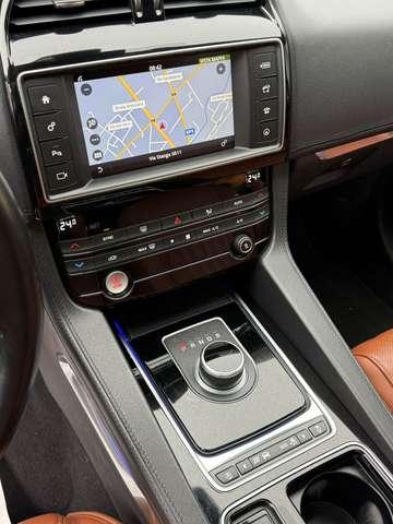 Jaguar F-Pace 2.0d i4 Portfolio awd 240cv Autom. TETTO/FULL