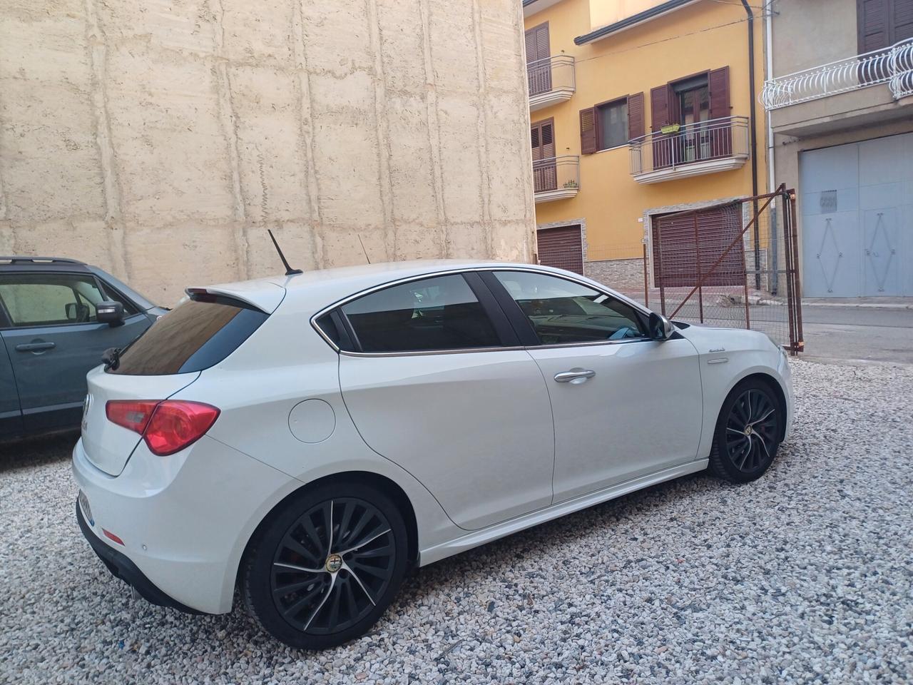Alfa Romeo Giulietta 1.6 JTDm-2 105 CV Exclusive