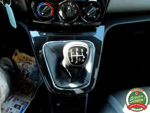 LANCIA Ypsilon 1.2 69 CV 5 porte Gold