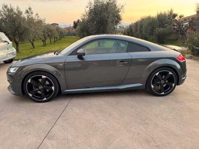 Audi TT Coupé 2.0 TFSI S line