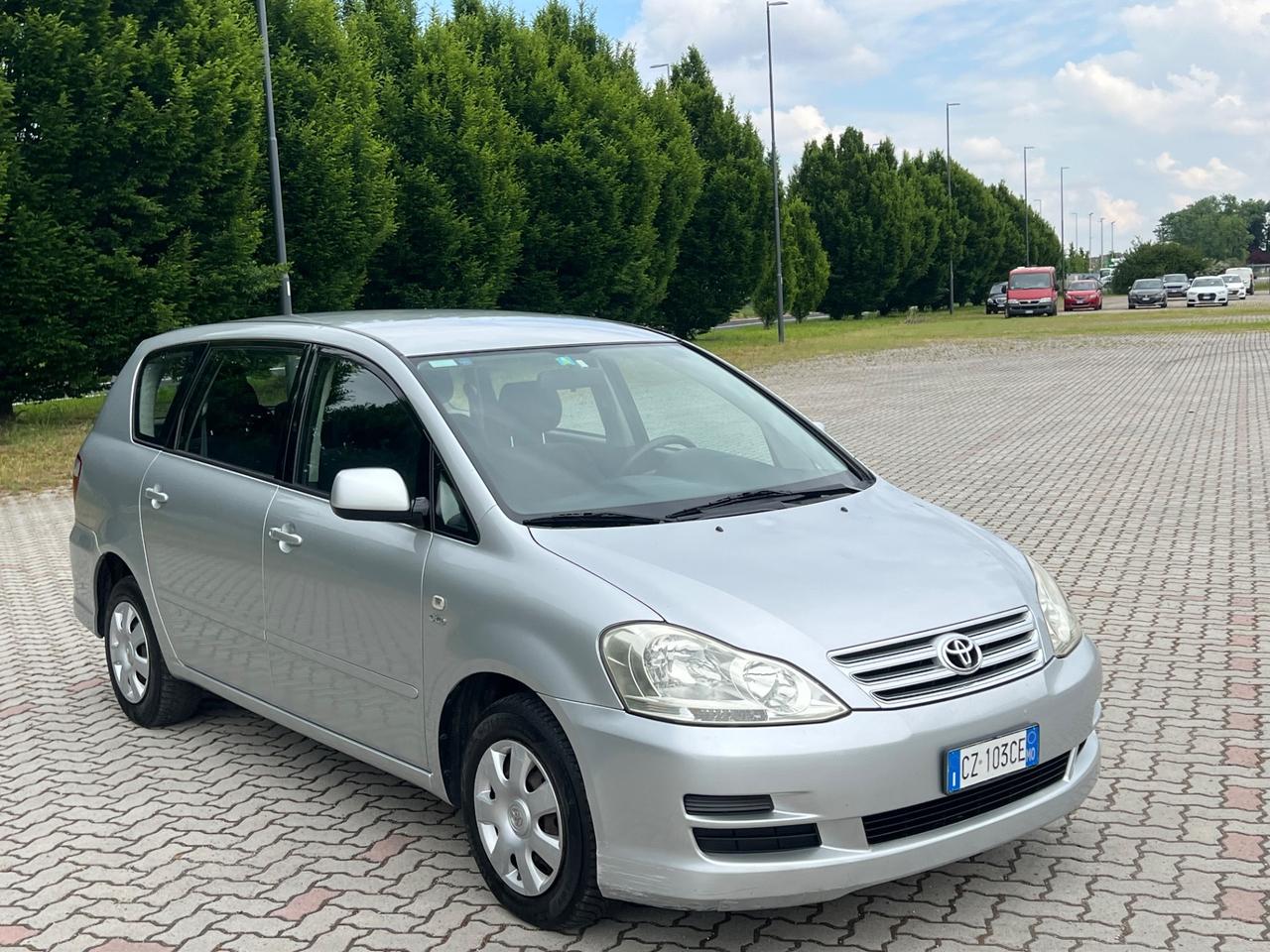 Toyota Avensis 2.0 D-4D 16V Station Wagon