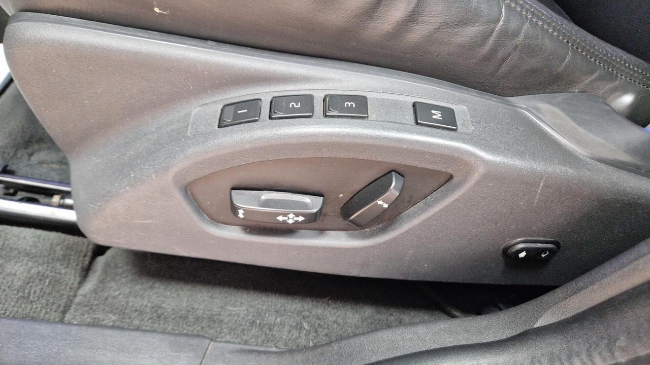 Volvo XC 60 XC60 D4 AWD R-design Momentum