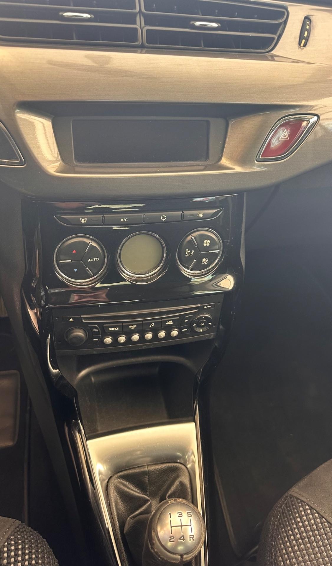 Citroen C3 1.1 Benz 60 Cv 5p Exclusive WHYTE