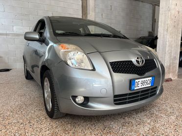 Toyota Yaris 1.0 3 porte