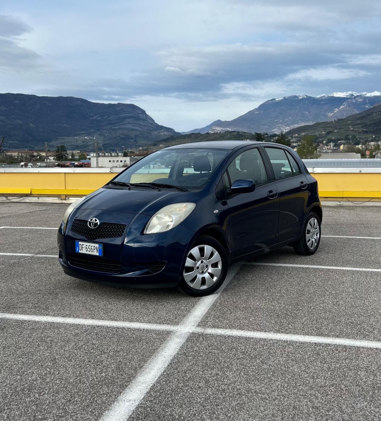 Toyota Yaris 1.0 5 porte Edizione SOL Neopatentati