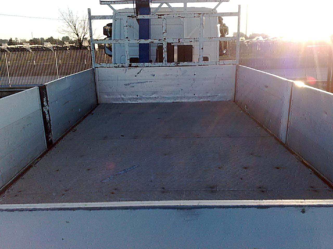 Iveco Eurocargo 75E18 Cassone fisso con grù - 2010