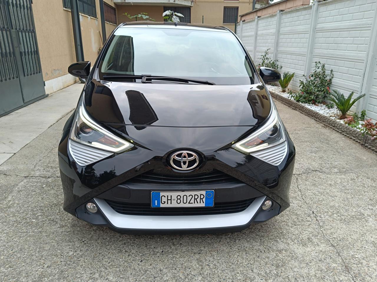 Toyota Aygo Connect 1.0 VVT-i 72 CV 5 porte x-play