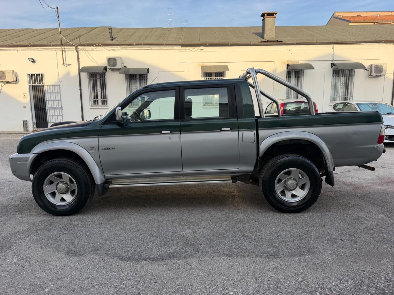 Mitsubishi L200 2.5 TDI 4WD Club Cab Pick-up GLS
