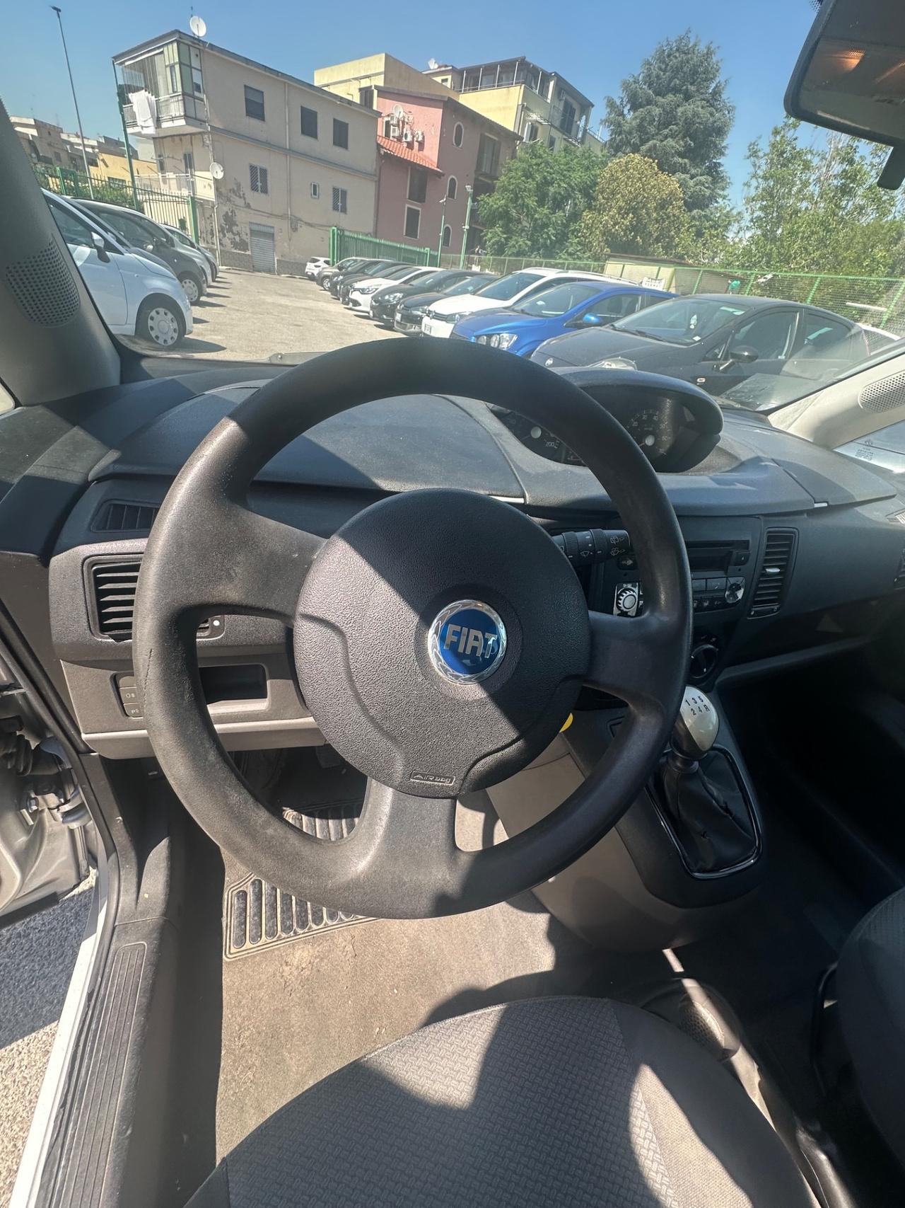 Fiat Idea 1.2 16V BlackLabel