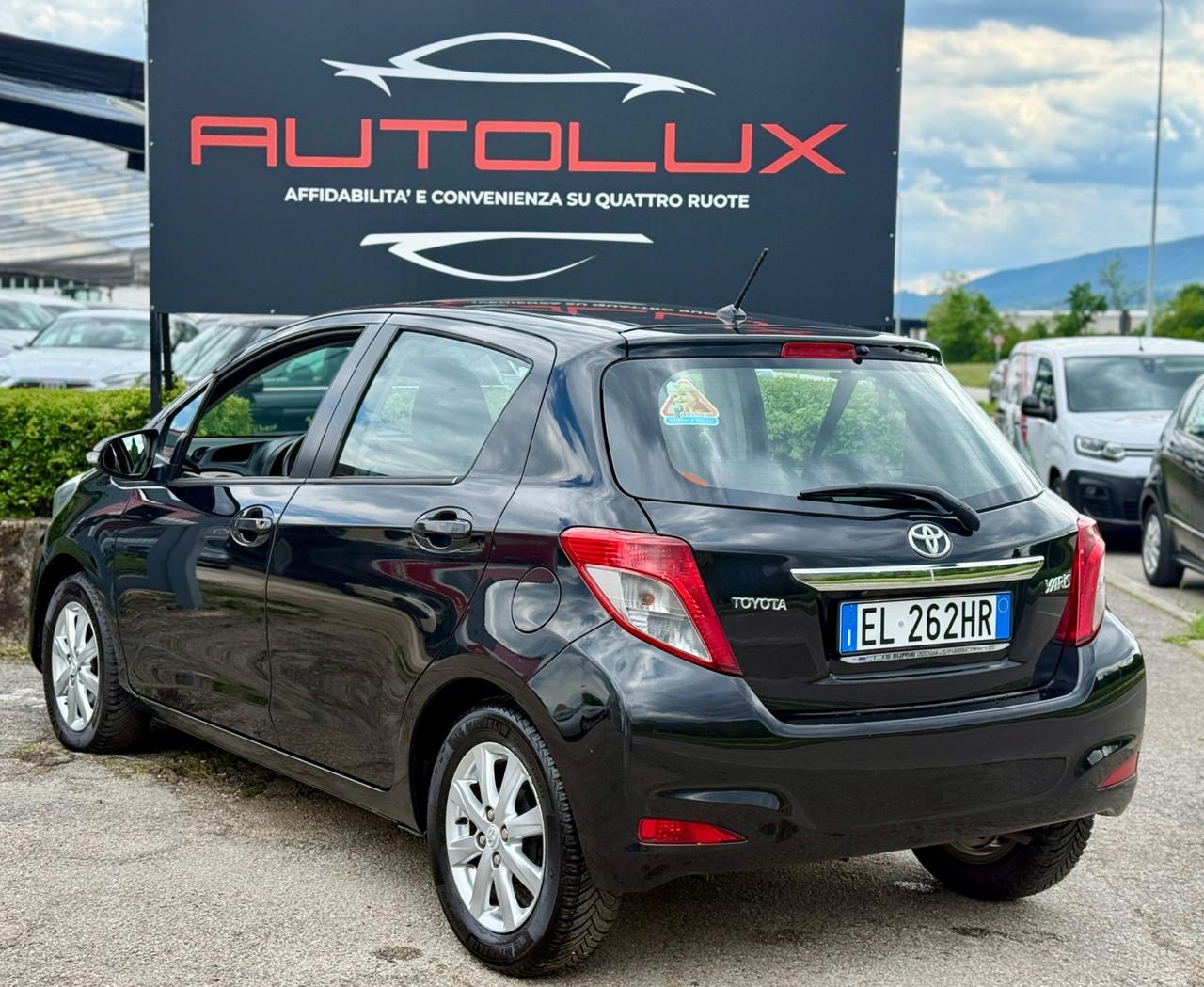 Toyota Yaris 1.0 5 porte Lounge 2011 OK NEOPTENTATI