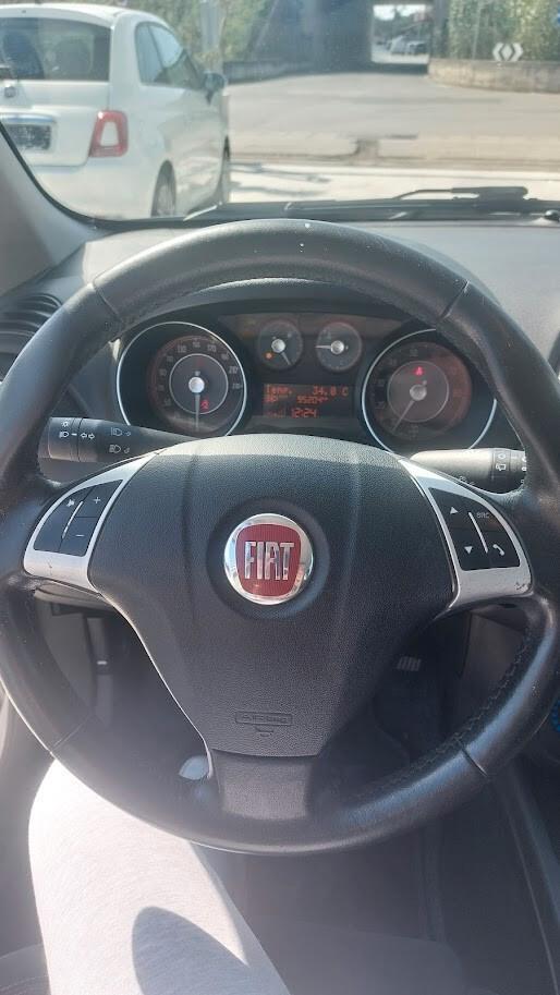 Fiat Punto 1.4 8V 5 porte LOUNGE GPL di serie