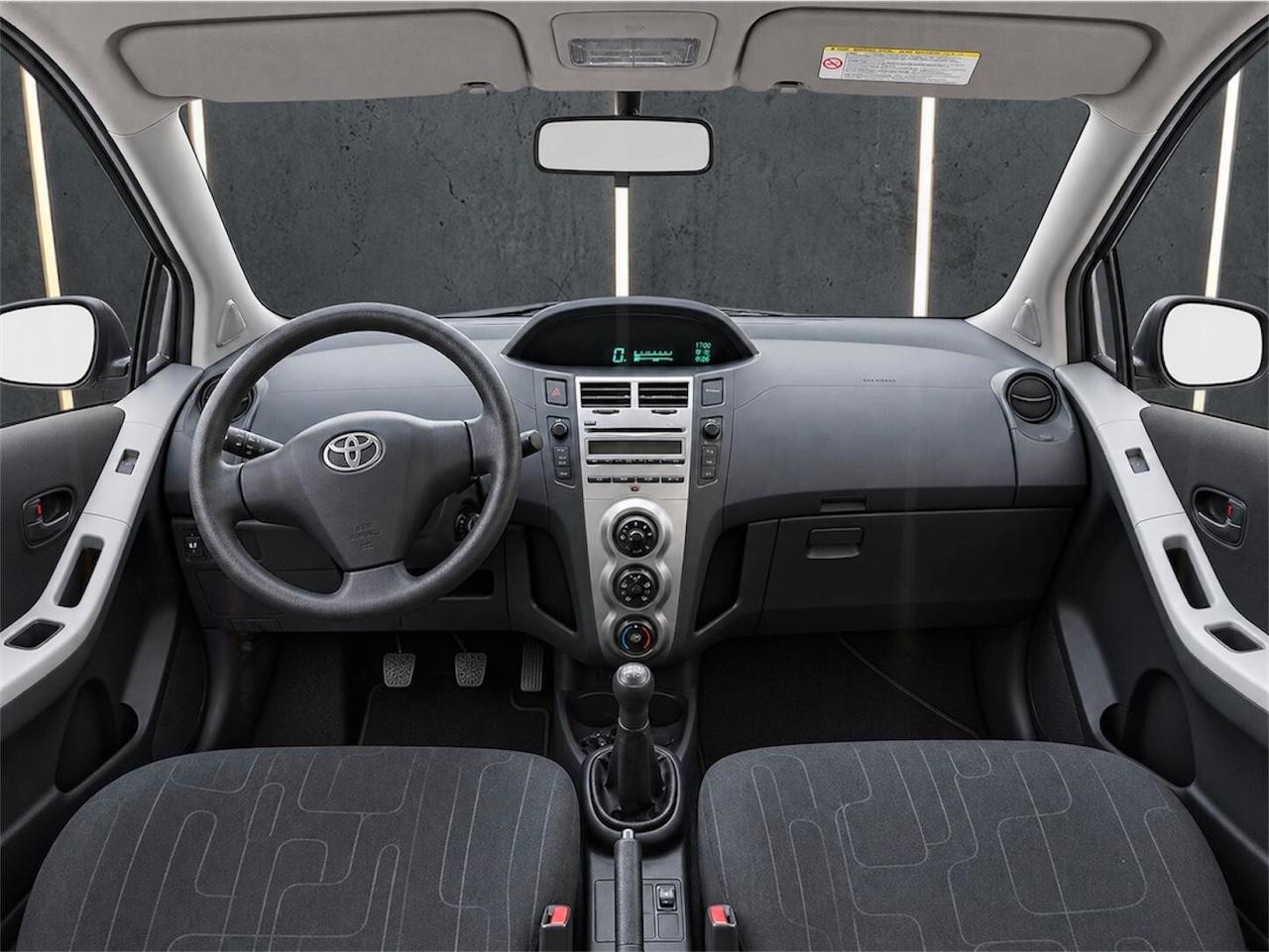 Toyota Yaris 1.0 5 porte Luxury pack