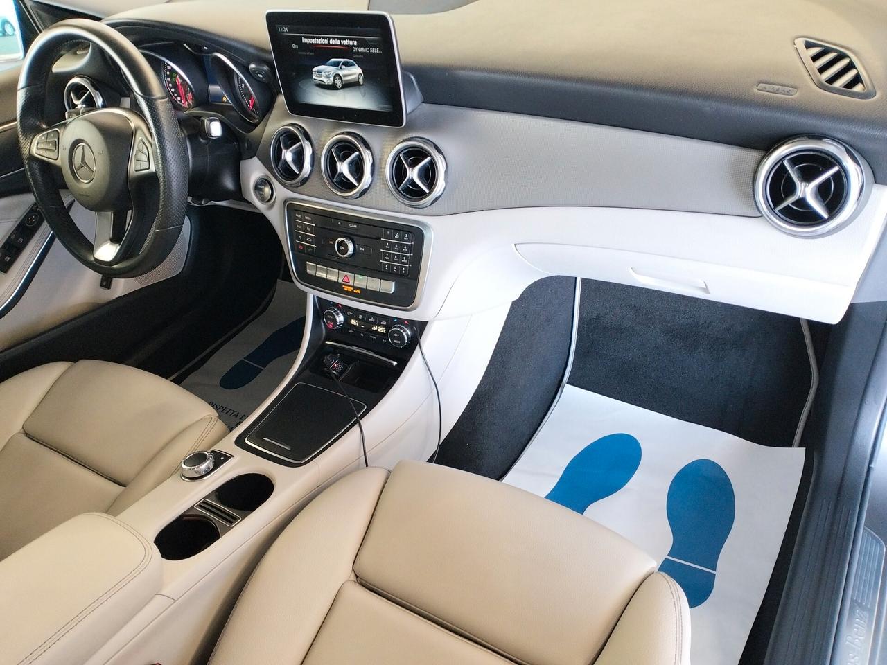 Mercedes-benz GLA 200 d Sport - TETTO APRIBILE