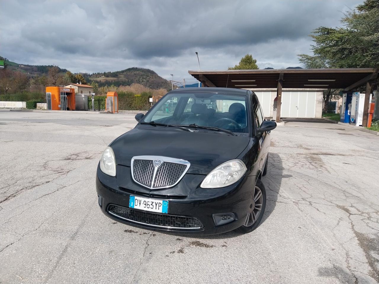 Lancia Ypsilon 1.4 Argento Ecochic GPL