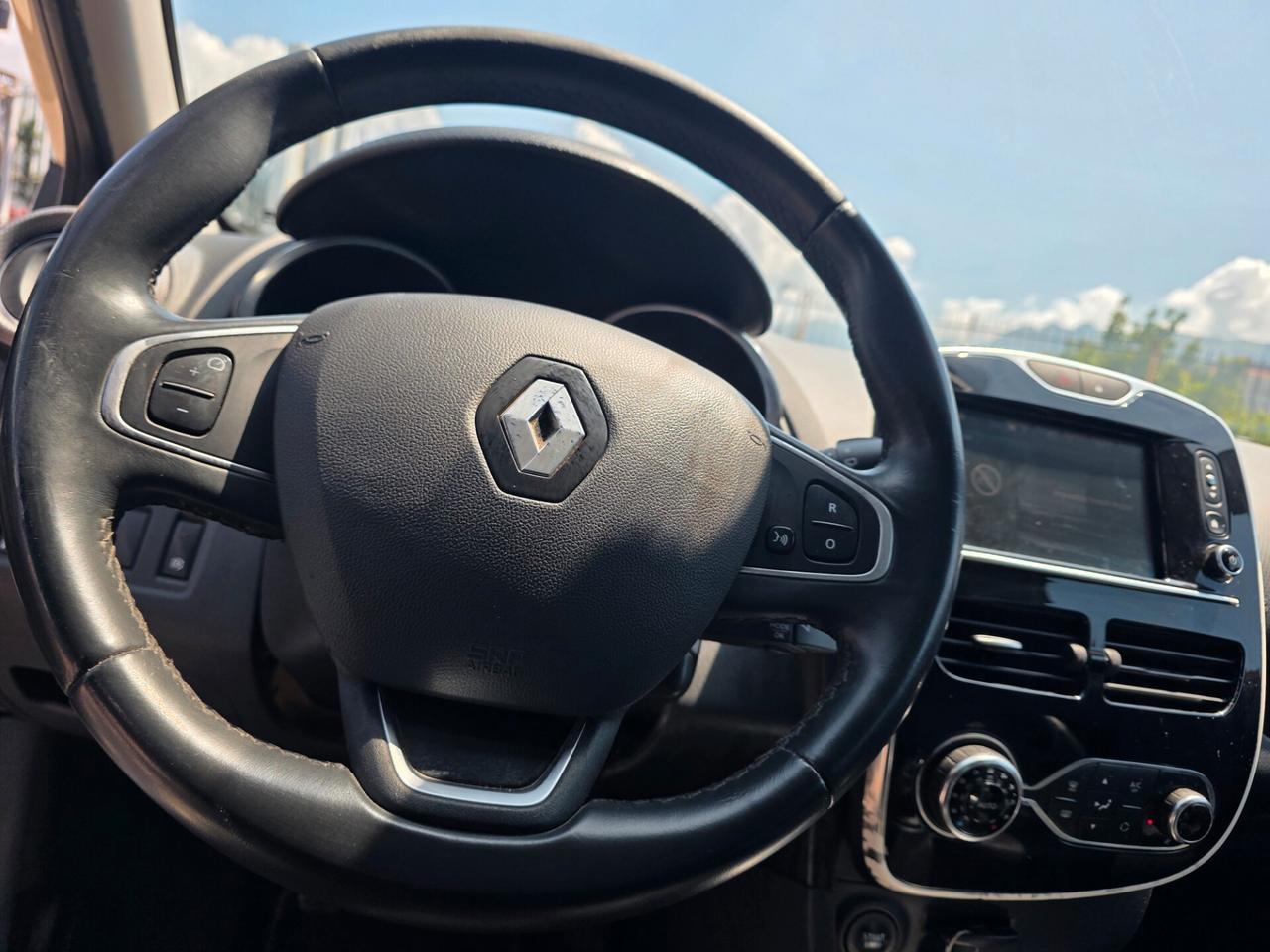 Renault Clio dCi 8V 90CV EDC Start&Stop 5 porte Energy Intens