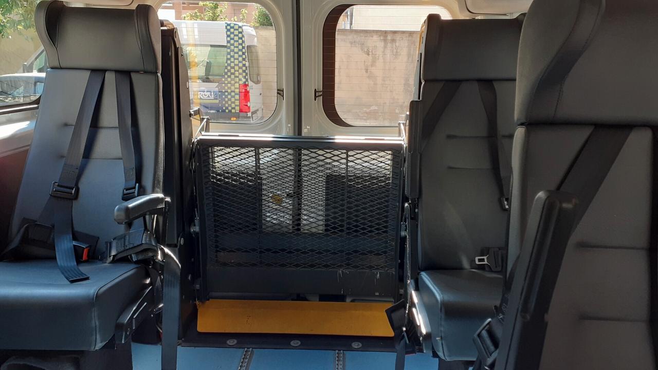 Ford Transit Custom trasporto disabili pedana +IVA