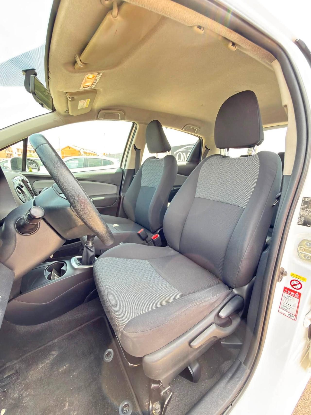 Toyota Yaris 1.0 5 porte Lounge