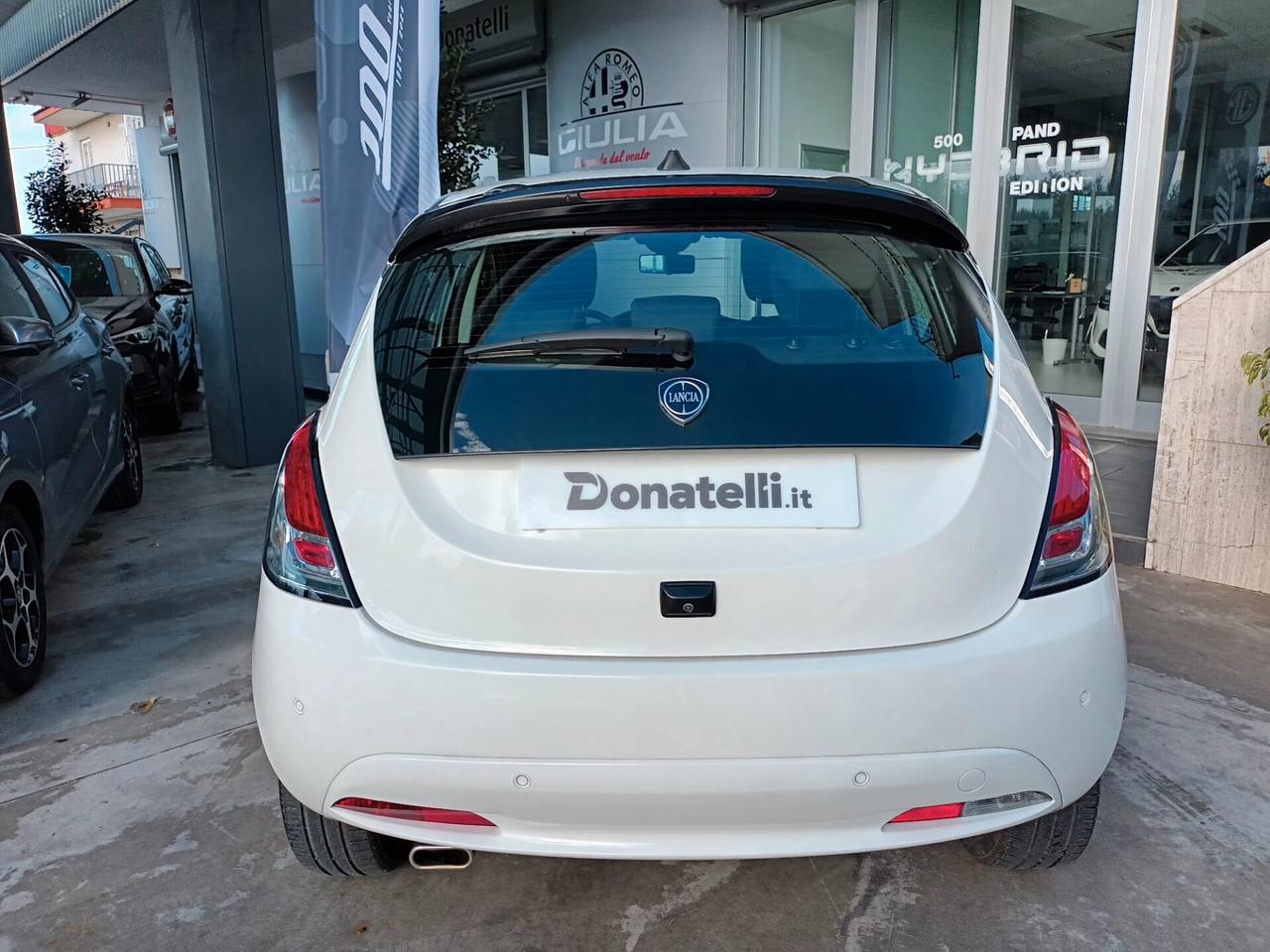 Lancia Ypsilon 1.0 PLATINO Hybrid 70 CV
