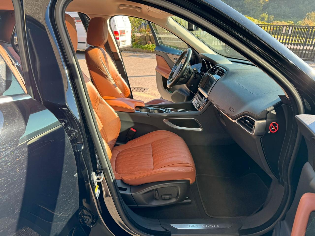 Jaguar F-Pace 2.0 D 180 CV AWD aut. Portfolio