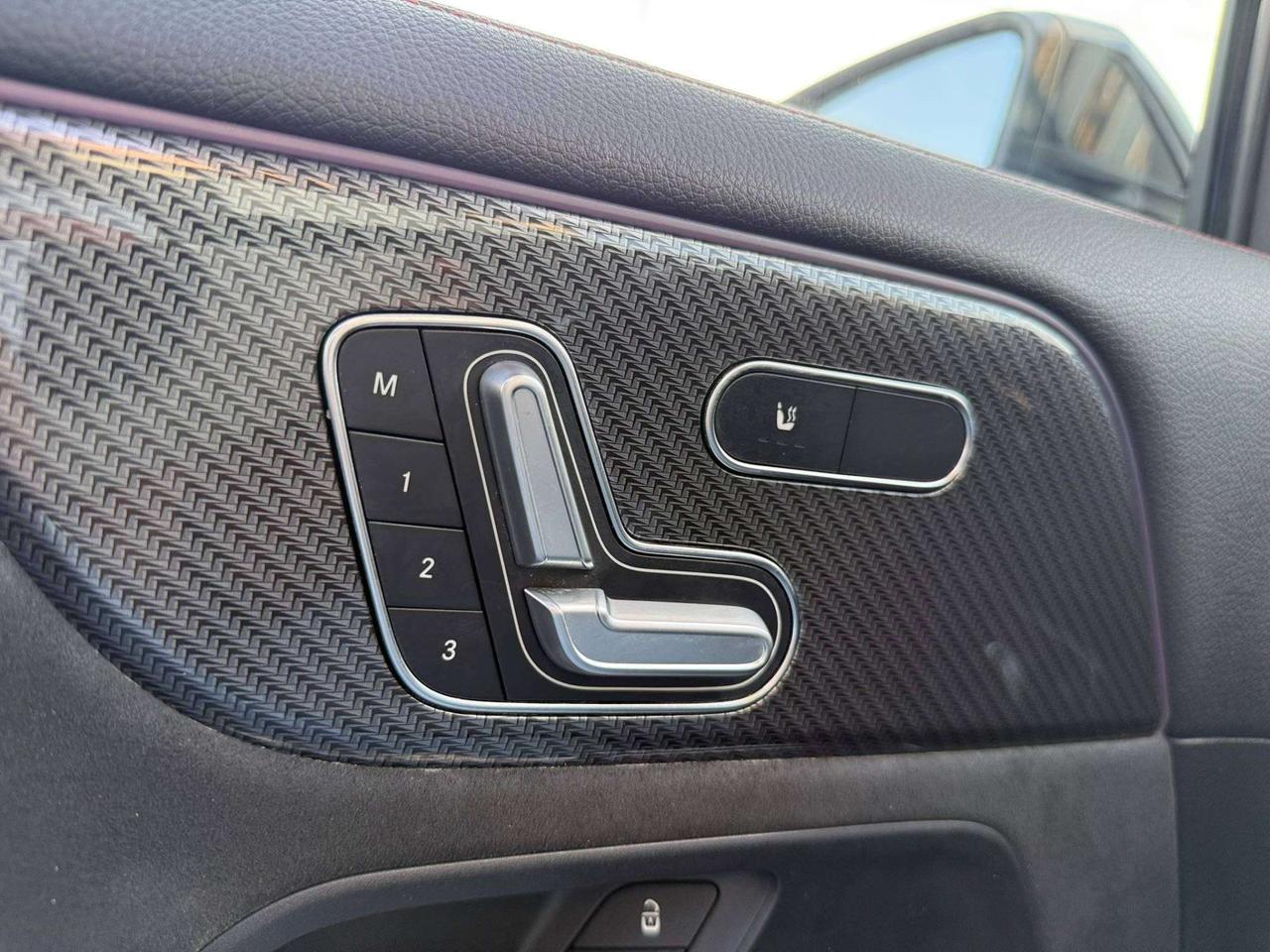 Mercedes-Benz GLA 200 d 2.0 150 CV PREMIUM PLUS SEDILI ELETTRICI IVA ESPOSTA
