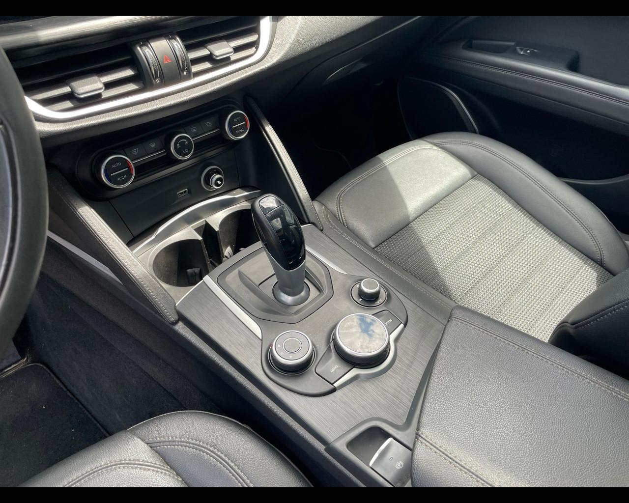 ALFA ROMEO Stelvio - Stelvio 2.2 Turbodiesel 180 CV AT8 RWD Super