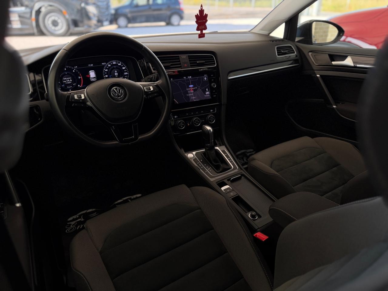 Volkswagen Golf 1.6 TDI 115 CV DSG COCKPIT