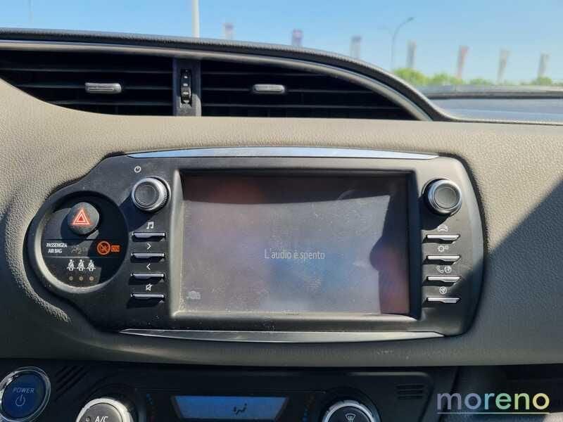 Toyota Yaris 1.5 hybrid Business 5p