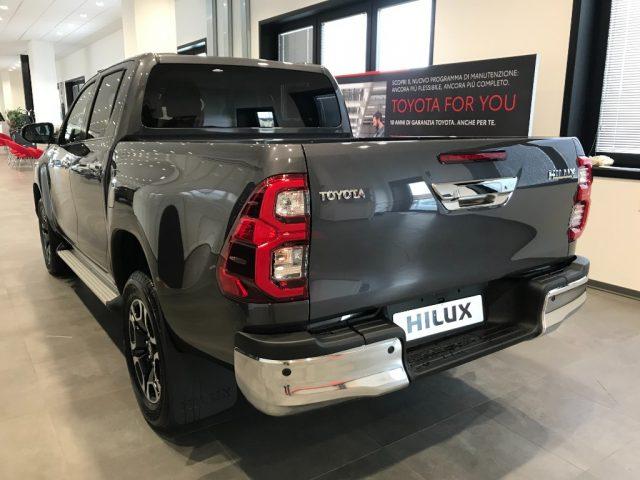 TOYOTA Hilux 2.4 D A/T 4WD 4 porte Double Cab Executive