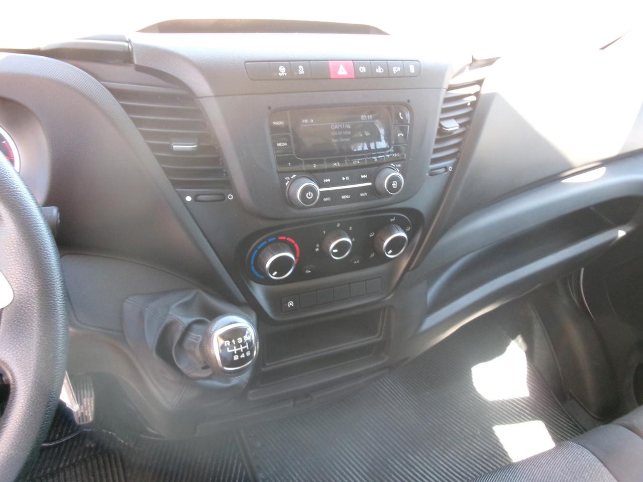 Iveco Daily 35C14 2.3 140CV E6D DOPPIA CABINA 7POSTI RIBALTABILE **32000 KM**