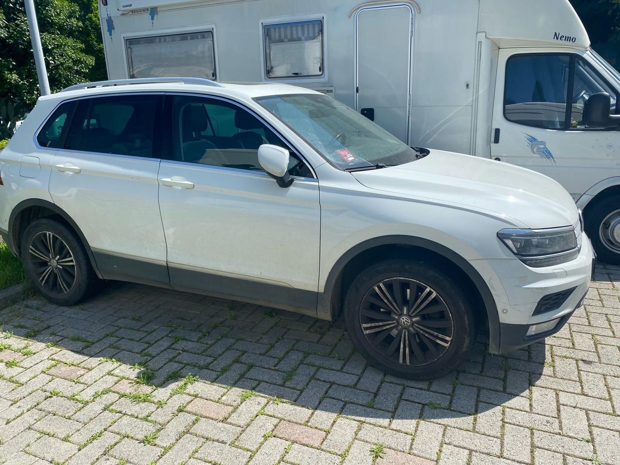 Volkswagen Tiguan 2.0 TDI SCR DSG 4MOTION Business BMT