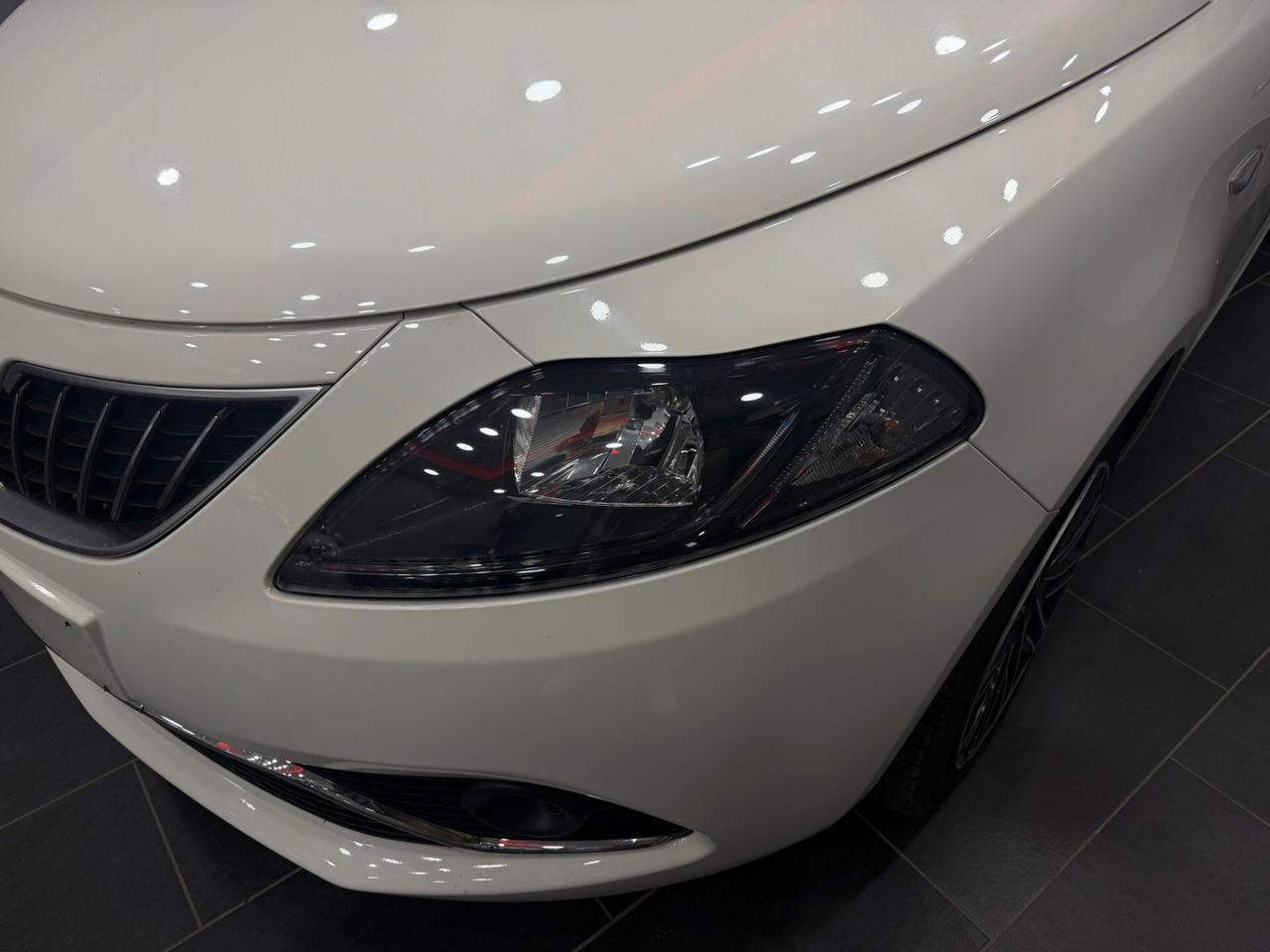 Lancia Ypsilon 1.0 FireFly 5 porte S&S Hybrid Ecochic Gold