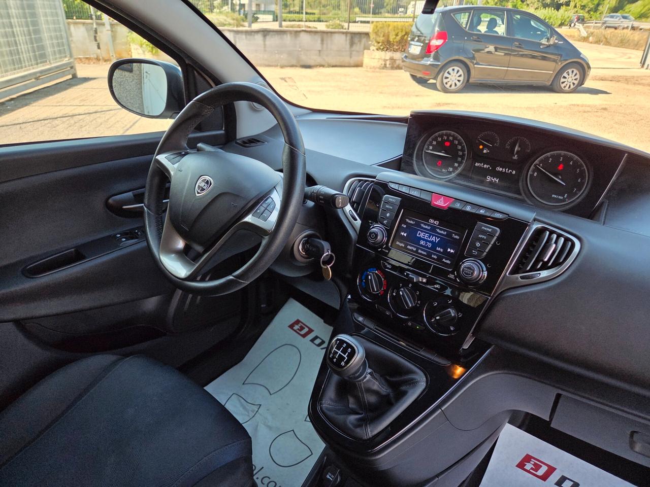 Lancia Ypsilon 1.2 69 CV 5 porte S&S Gold