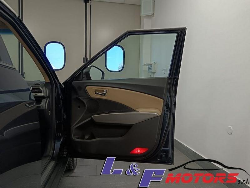 SsangYong Tivoli 1.6 D CAMBIO AUTOMATICO