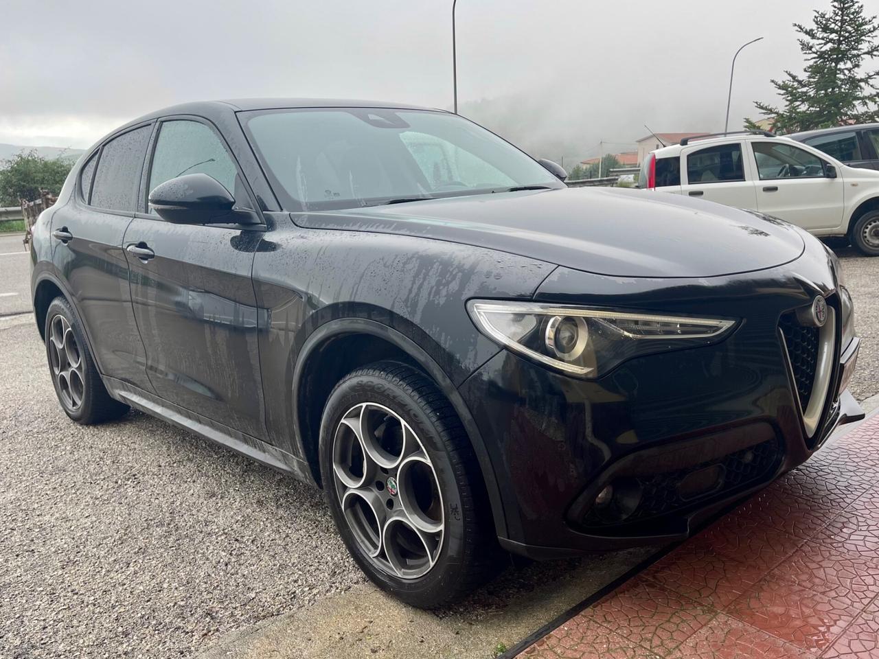 Alfa Romeo Stelvio 2.2 Jtdm 210 CV AT8 Q4 Executive R19/LED