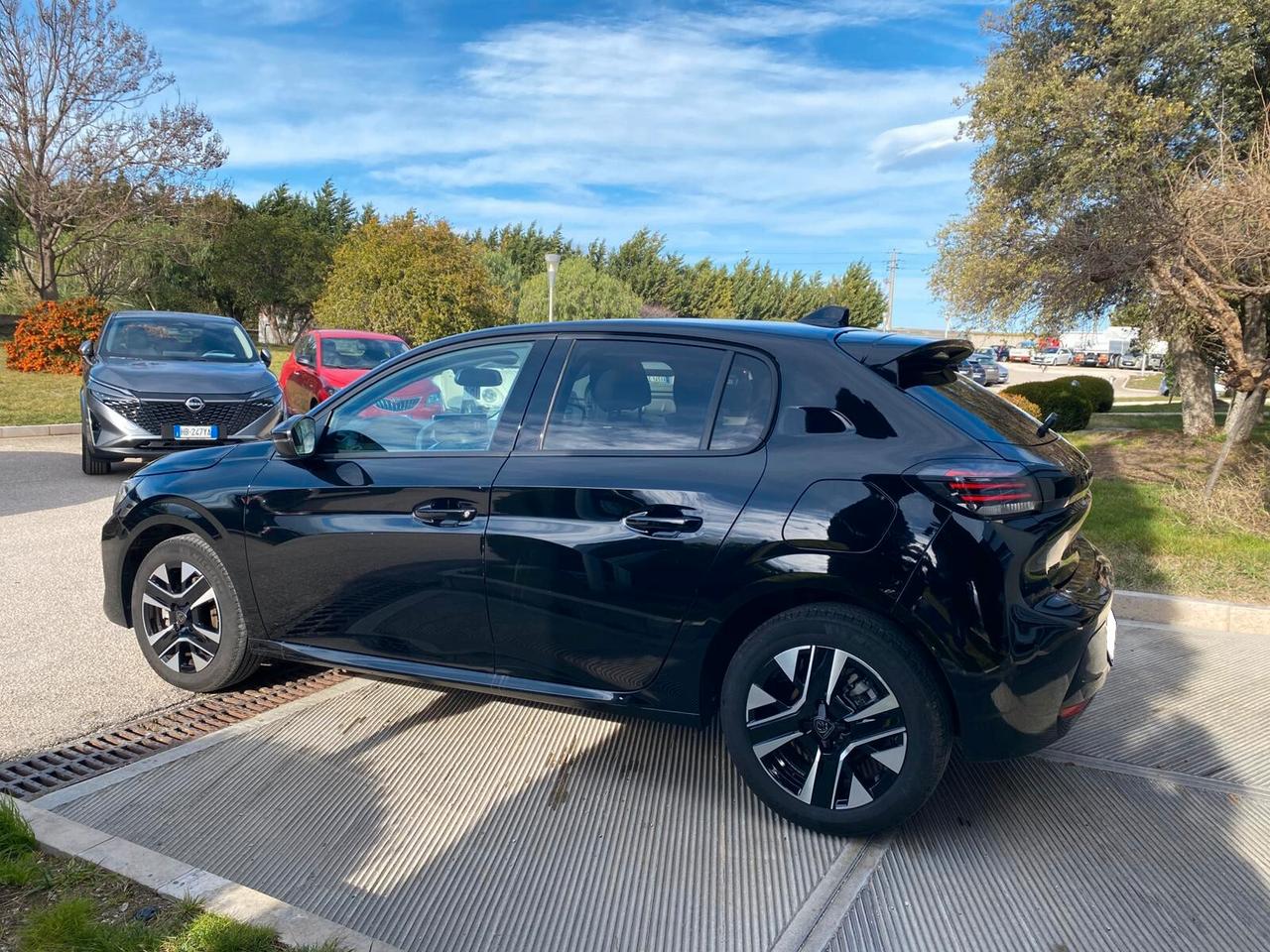 Peugeot 208 PureTech 100 Stop&Start 5 porte Allure