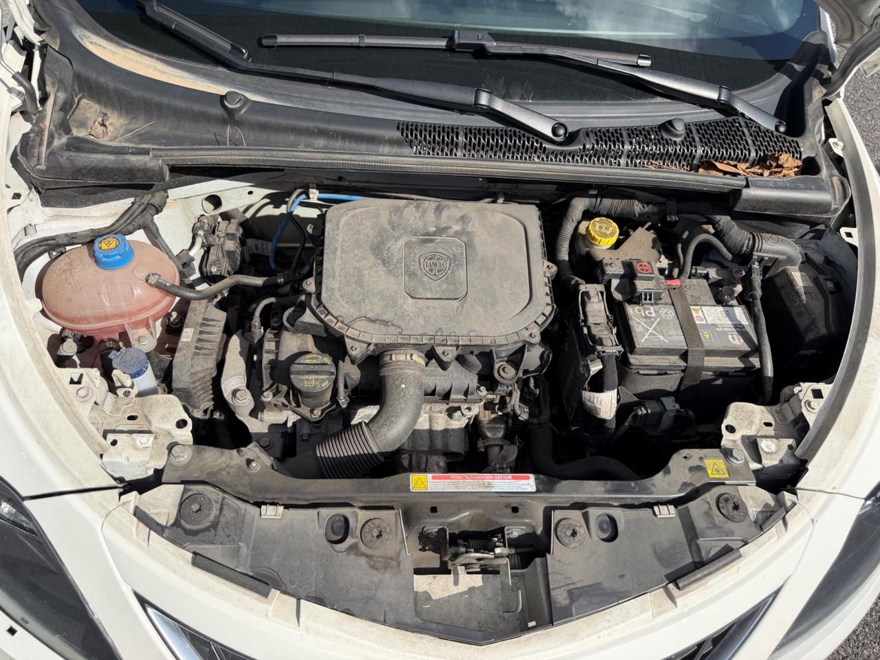Lancia Ypsilon 1.0 Hybrid SINISTRATA