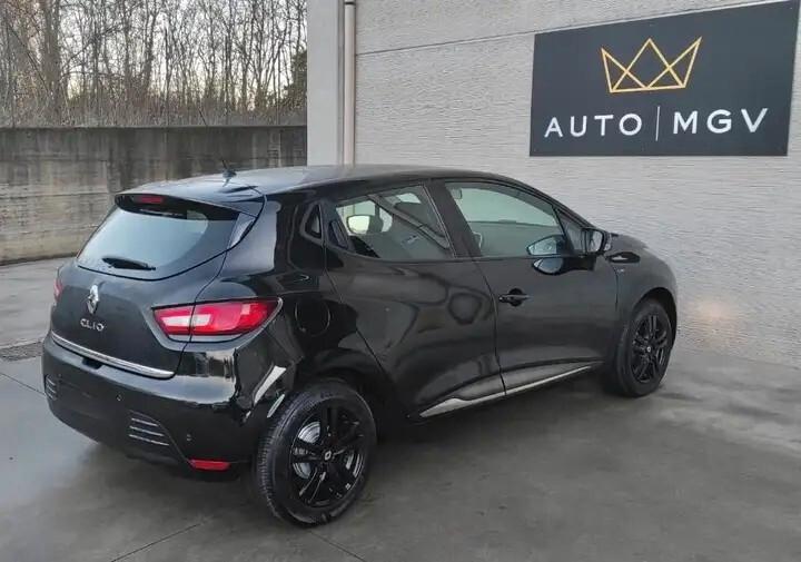 Renault Clio TCe 12V 75 CV 5 porte Moschino Zen