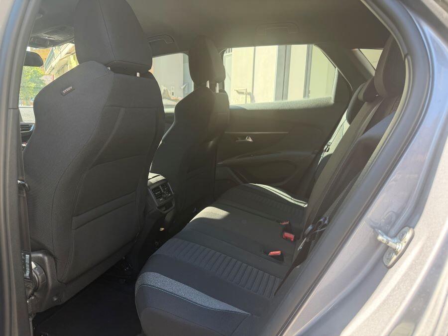 PEUGEOT 3008 1.5 HDI AUTOM 130 BUSINESS CERTIFICAT