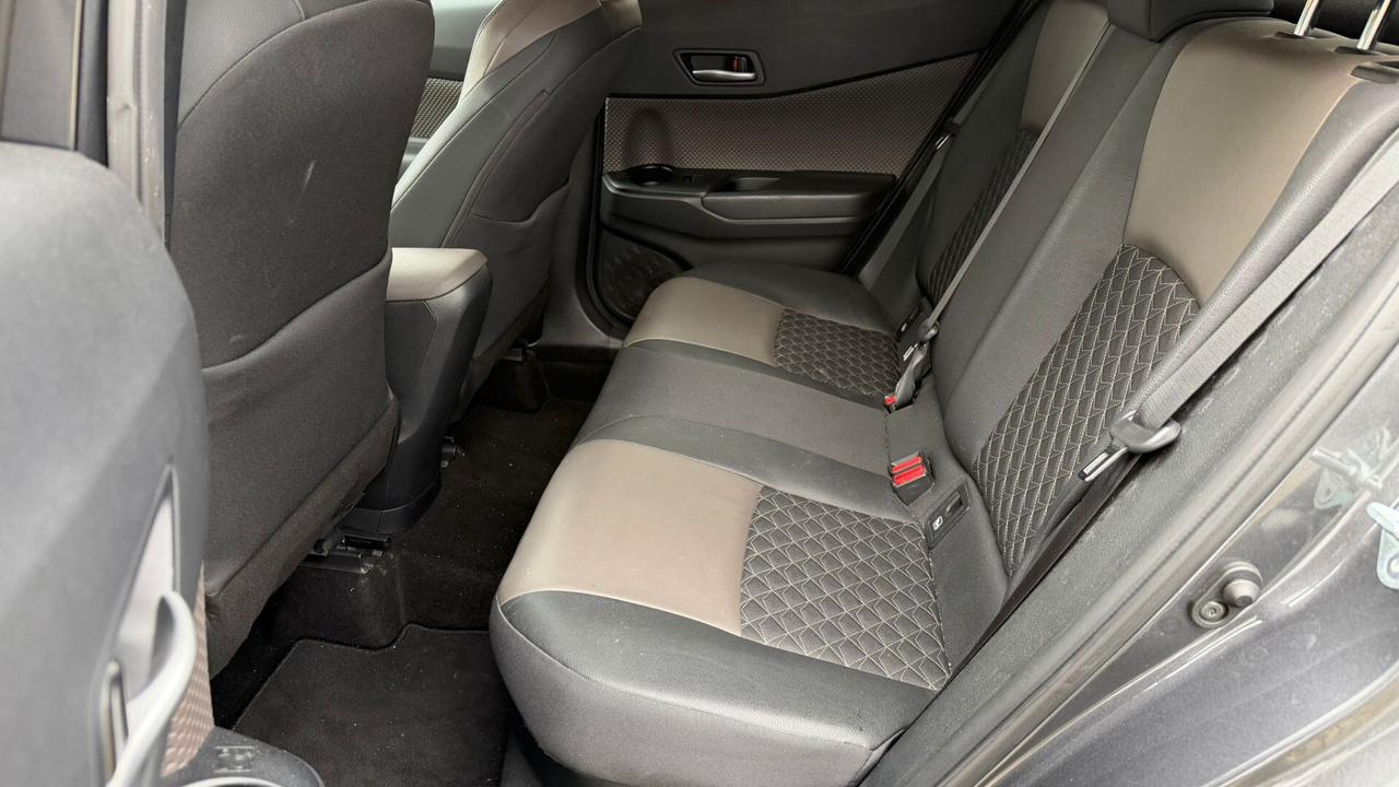 Toyota C-HR 1.8 Hybrid E-CVT Lounge