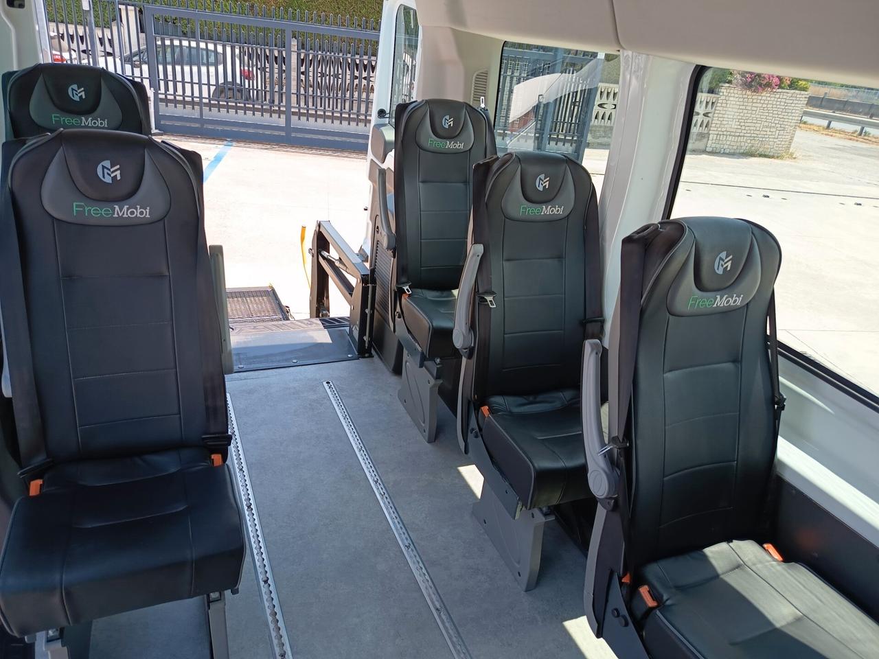 Fiat Ducato 35 2.2 Mjt 140CV PM-TM 9 posti con pedana trasporto disabili