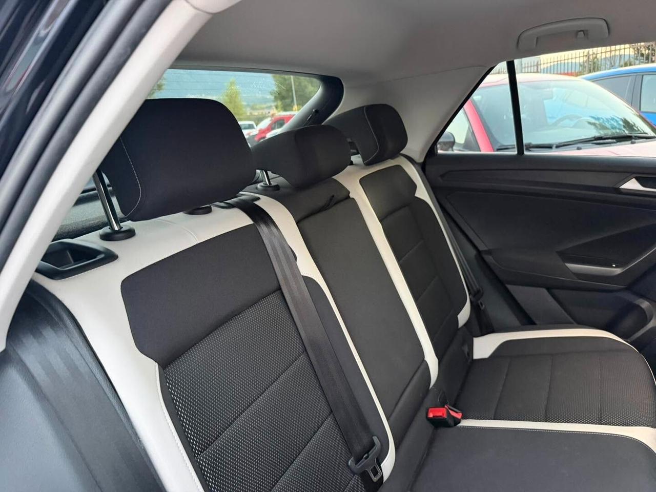 Volkswagen T-Roc 1.6 TDI 116CV 6M FULL OPTIONAL