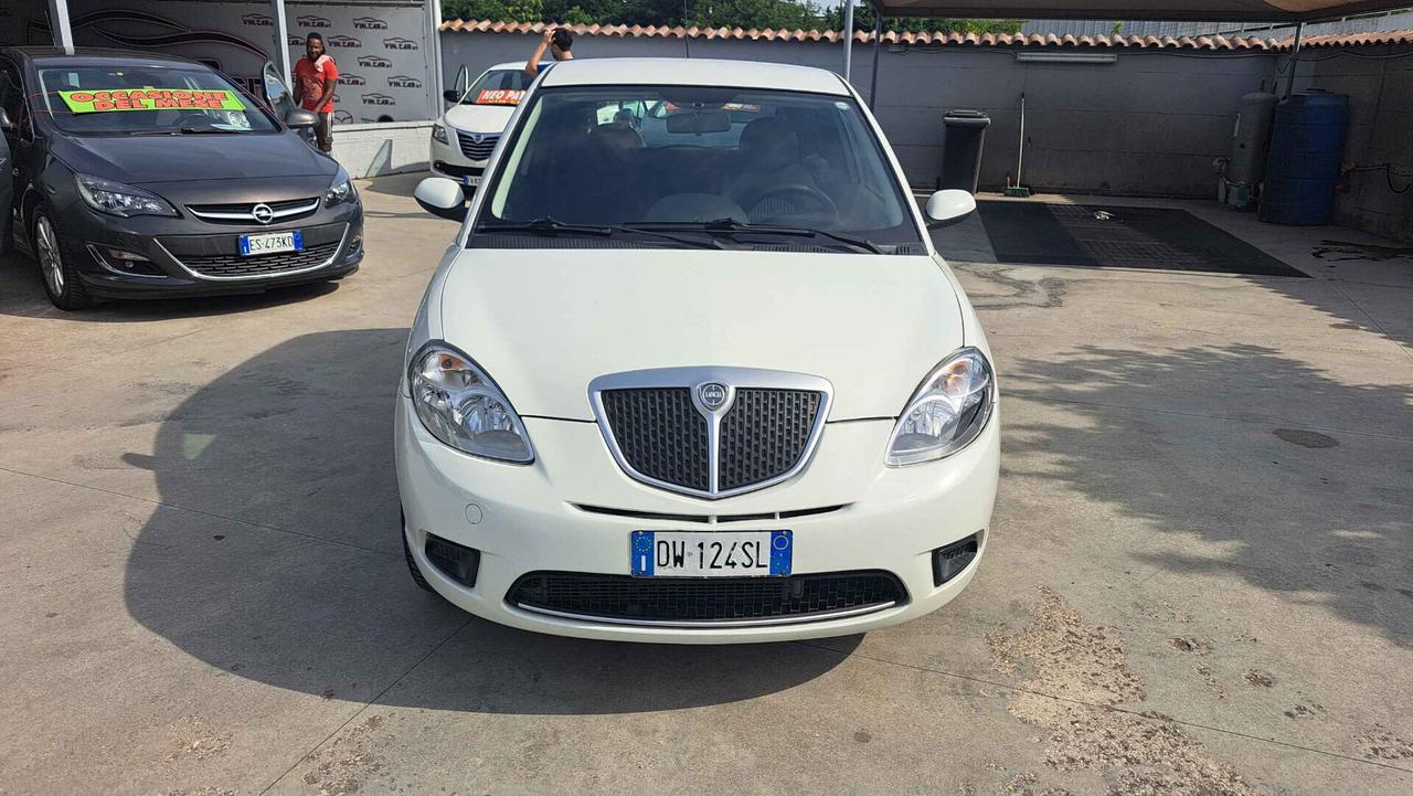 Lancia Ypsilon 1.3 MJT 75 CV