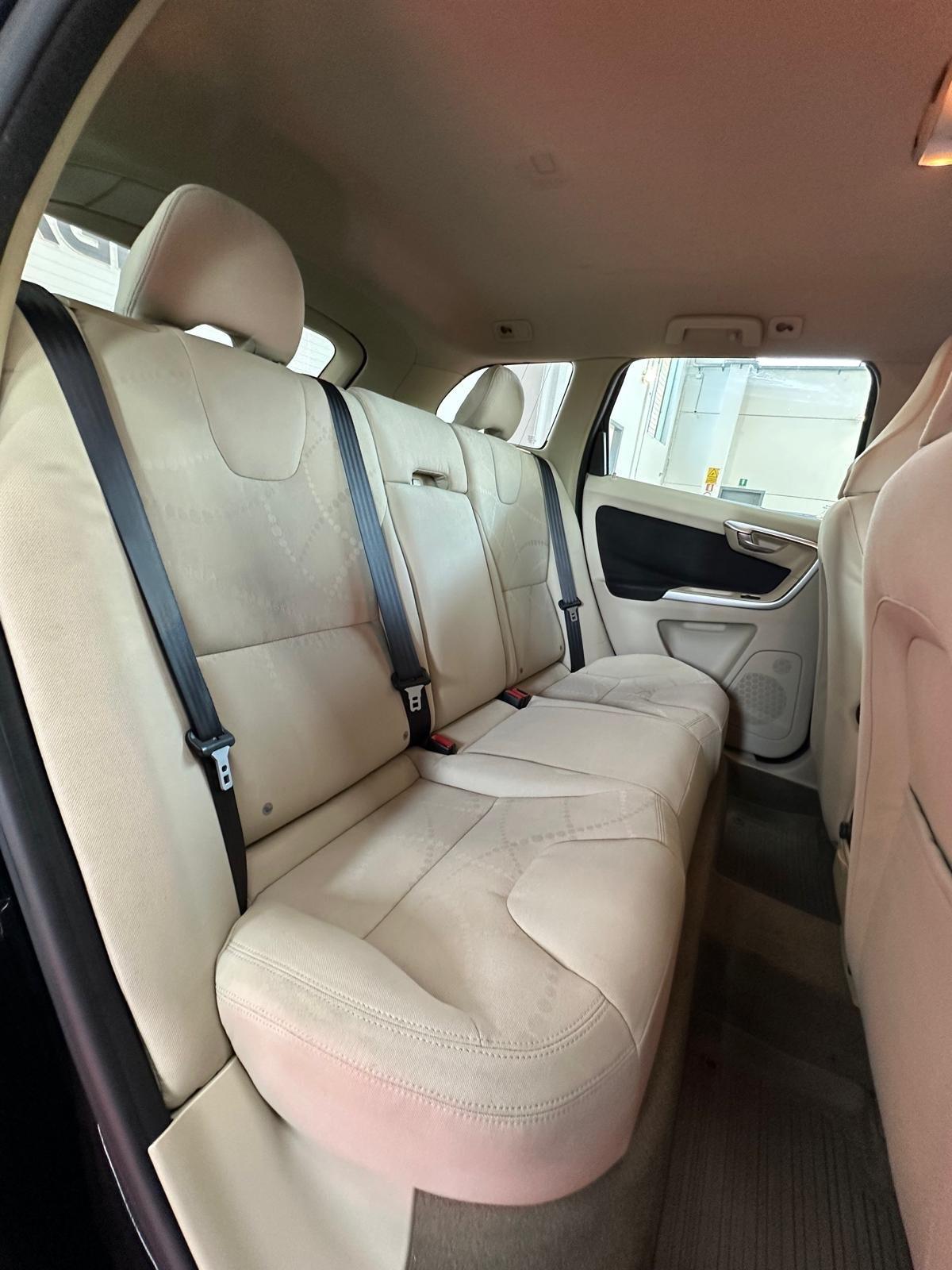 Volvo XC 60 XC60 D5 AWD Geartronic Momentum