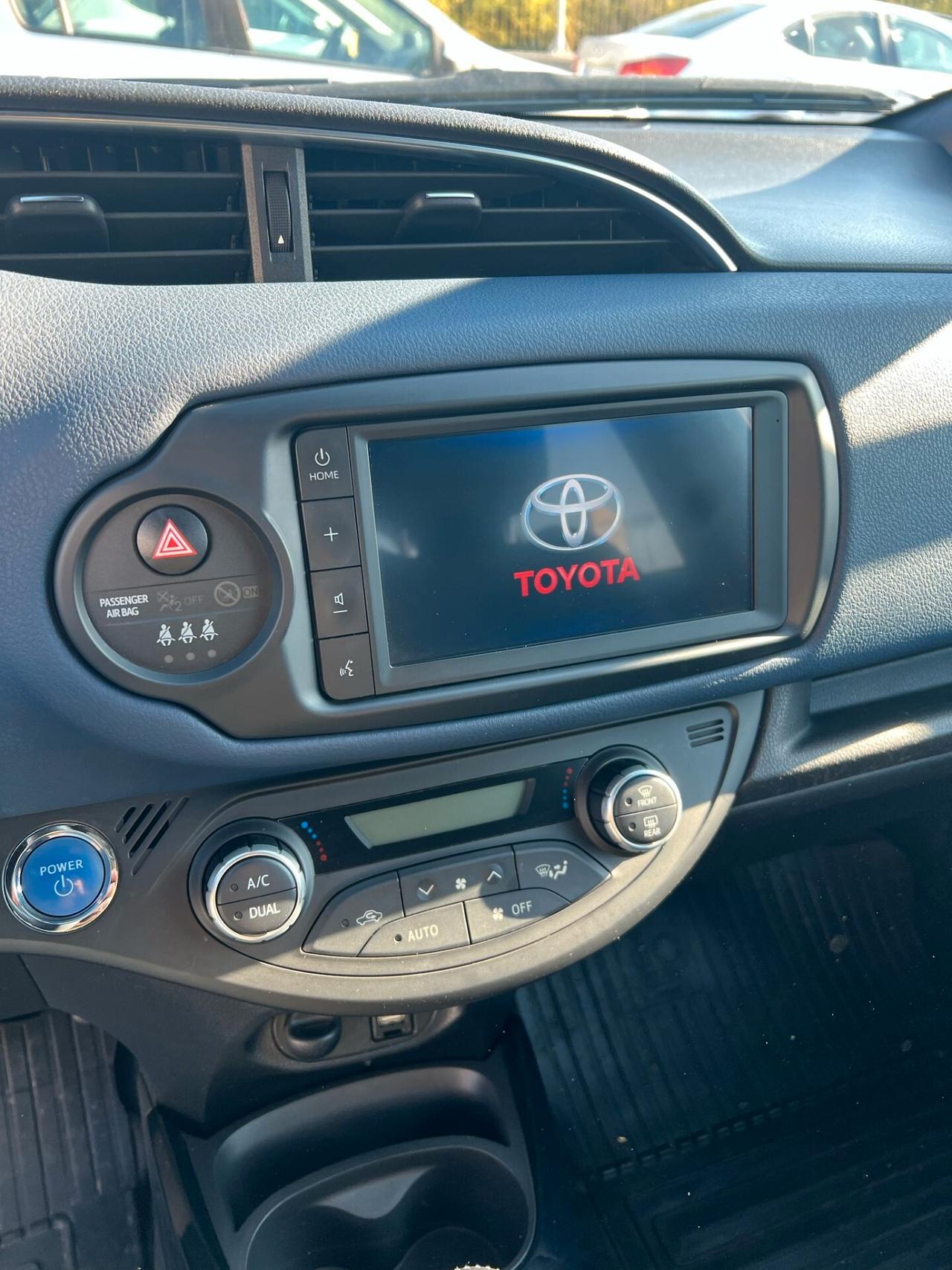 Toyota Yaris HYBRID