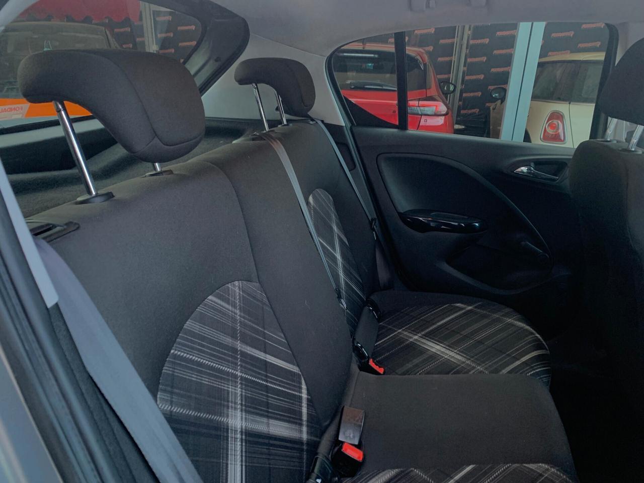 Opel Corsa 1.2 5 porte b-Color