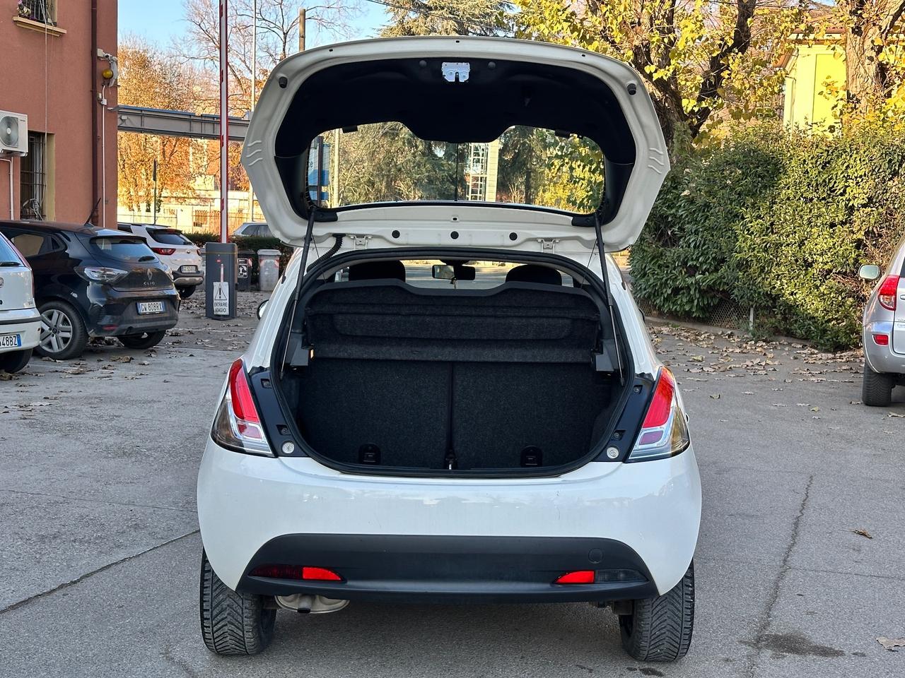 Lancia Ypsilon 1.2 69 CV 5 porte S&S Platinum