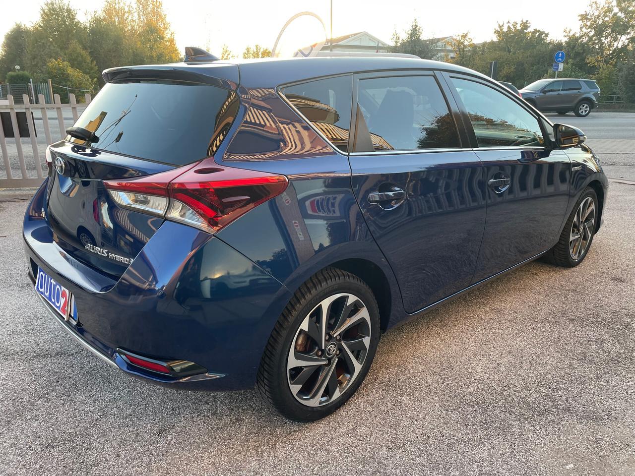 Toyota Auris 1.8 Hybrid Lounge