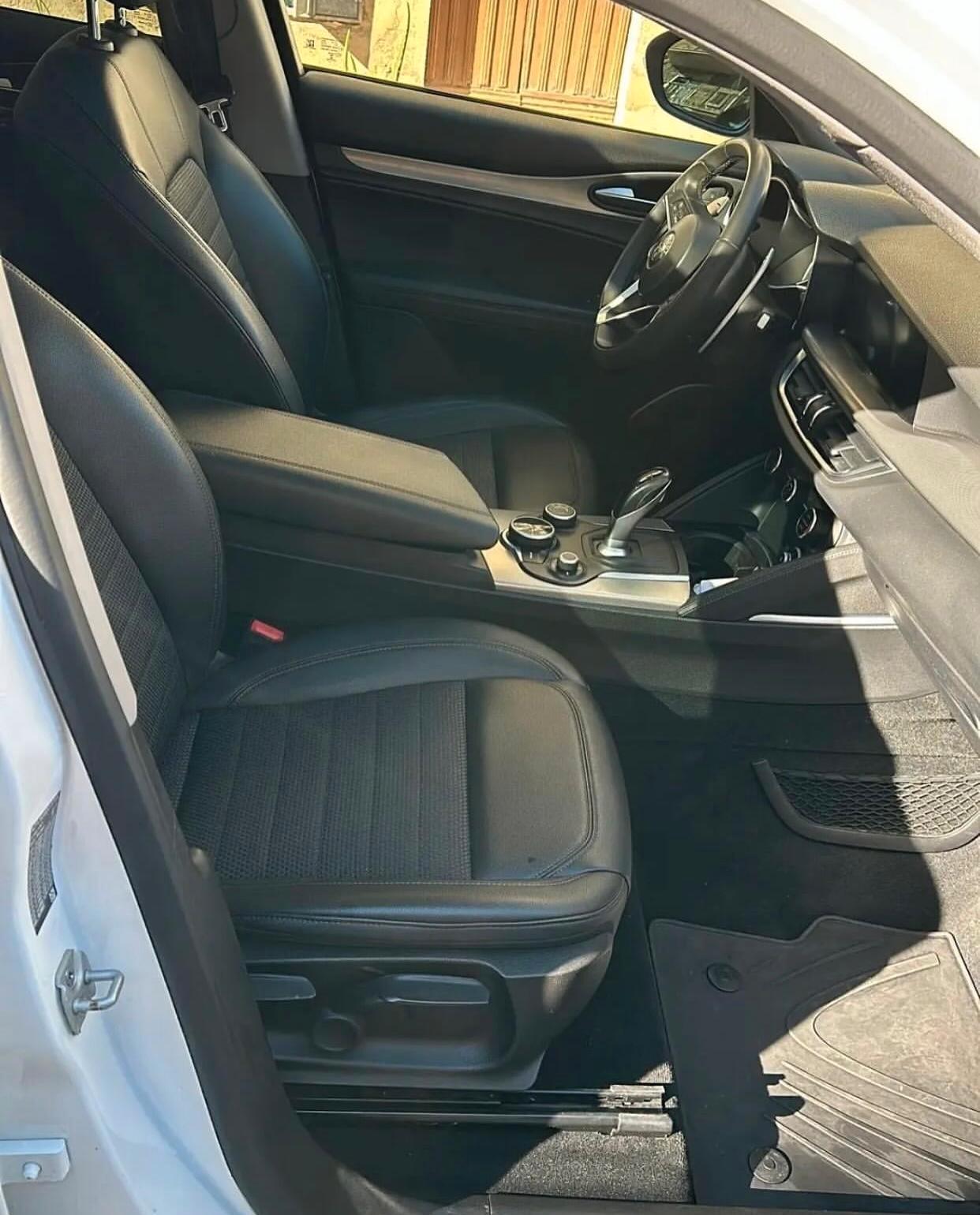 Alfa Romeo Stelvio 2.2 Turbodiesel 180 CV AT8 Q4 Executive