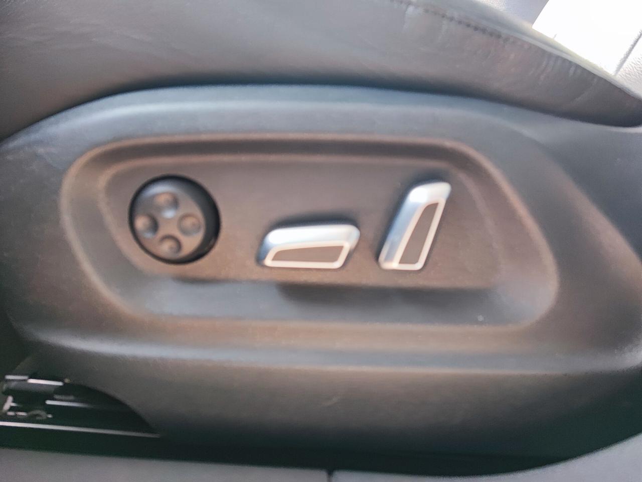 Audi Q3 2.0 TFSI 220 CV quattro S tronic Sport